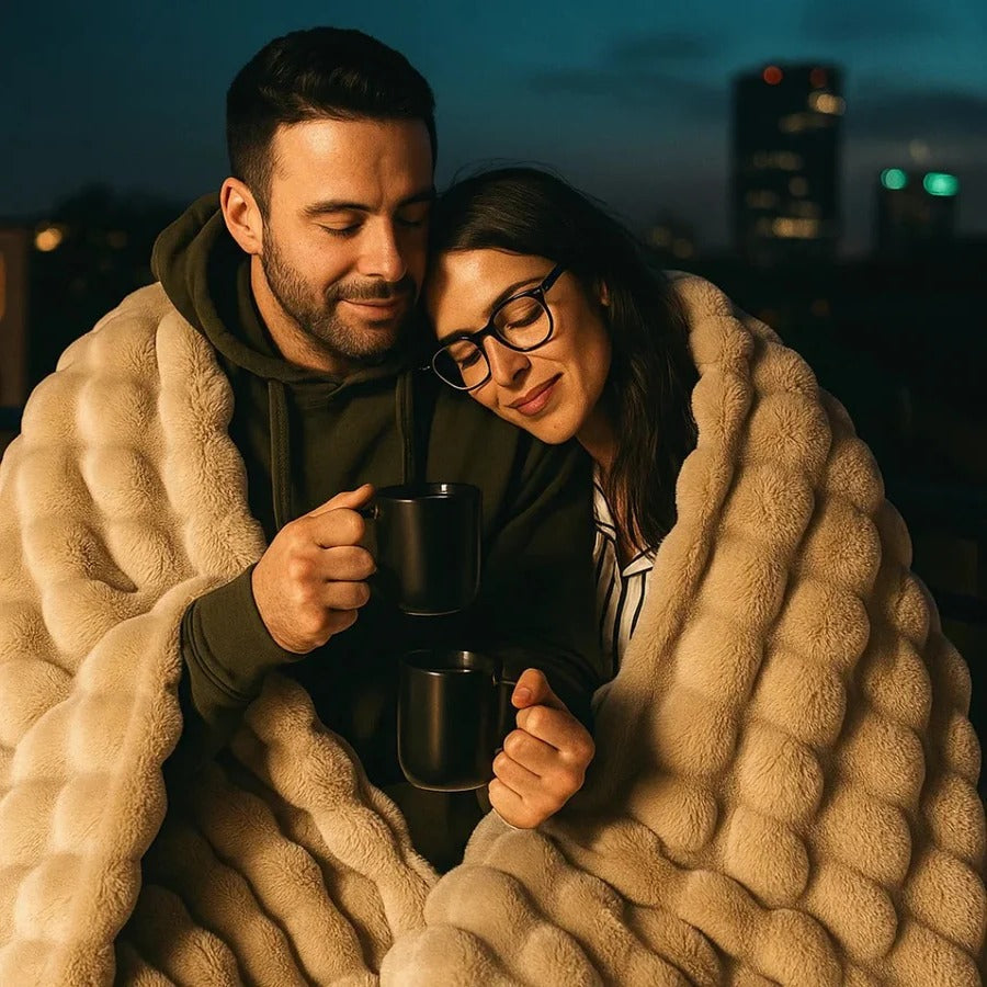 Cozy Blanket with Stylish Design and Year-Round Comfort