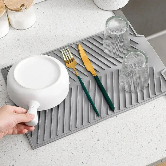 Drying Mat with Grooved Drain and Silicone Material
