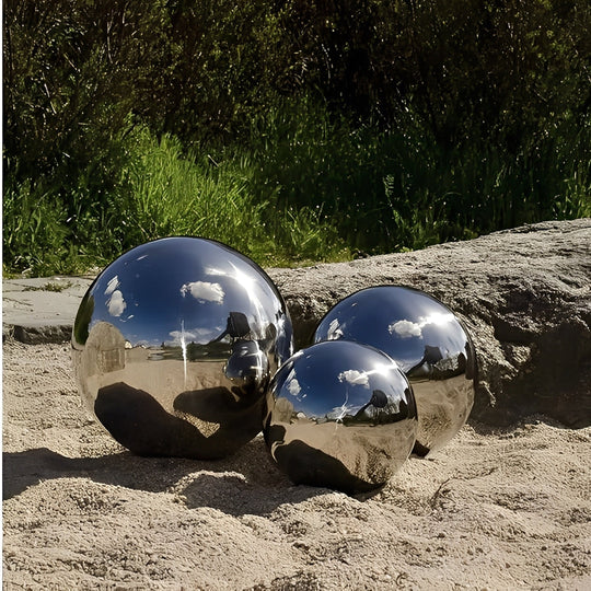 Garden Decor with Stainless Steel Balls and Reflective Finish