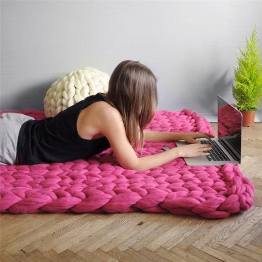 Knit Blanket with Soft Fabric and Decorative Style