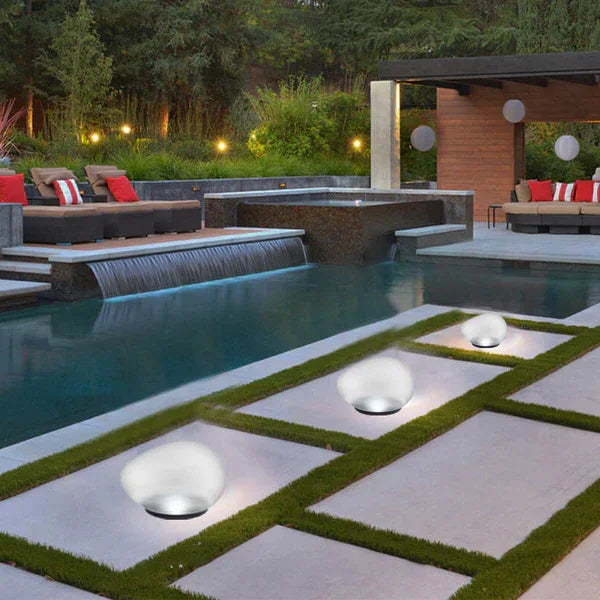 Landscape Lights with Solar Power and Modern Design