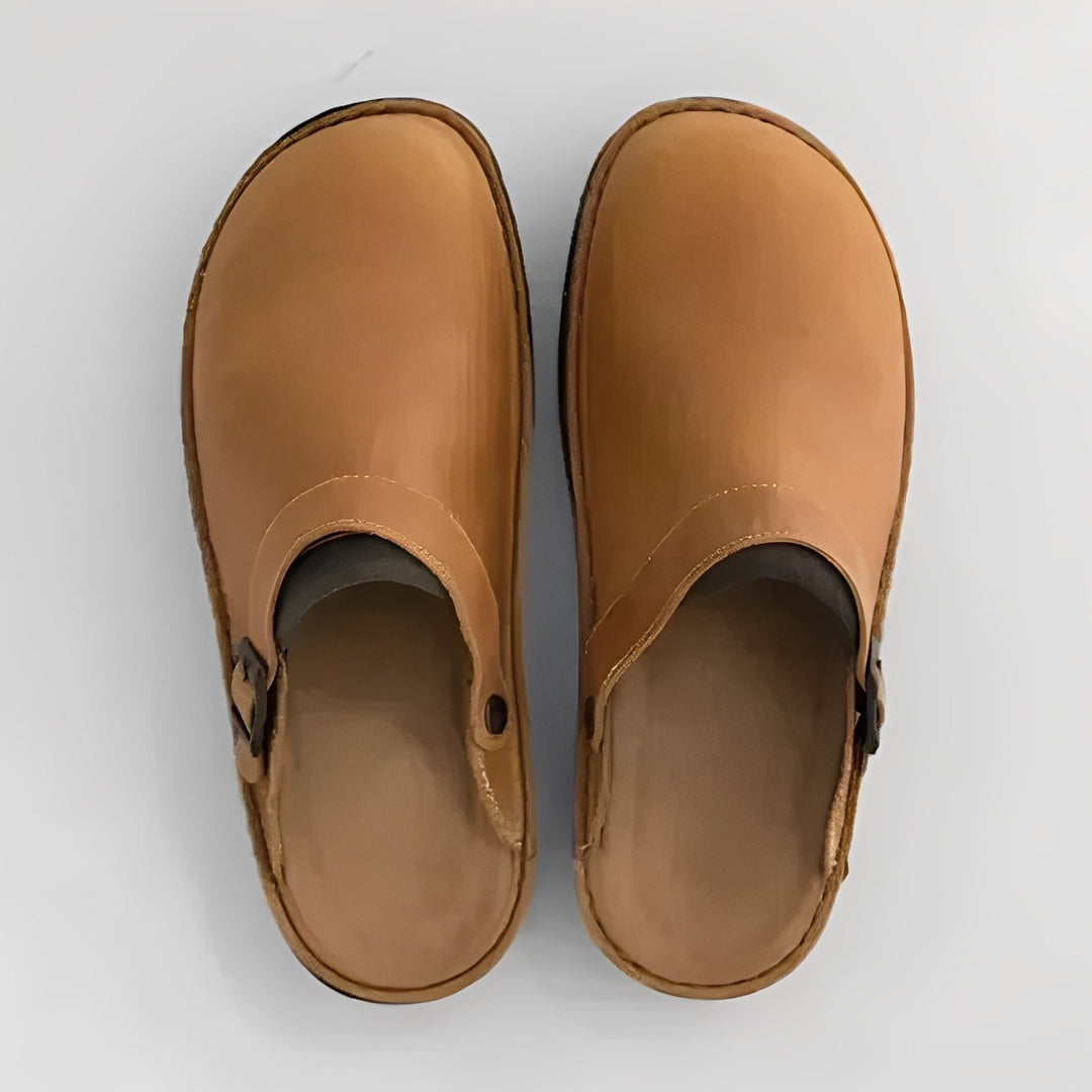 Men's Slippers with Comfortable Insole and Leather Design