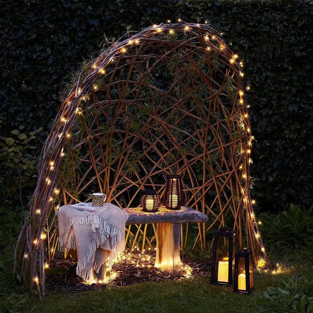 Outdoor Lights with LED Bulbs and String Design