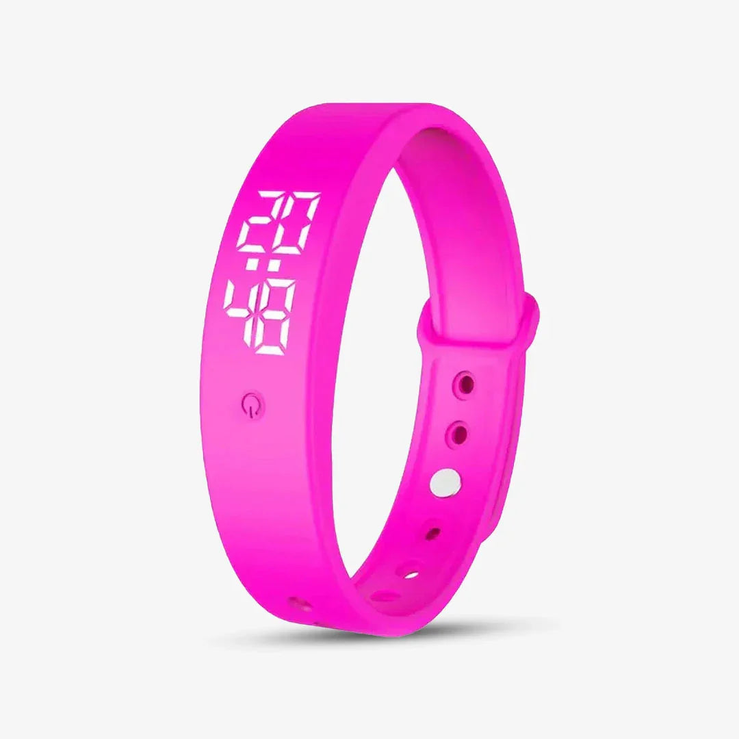 Smartwatch with Activity Tracking and Notification Alerts