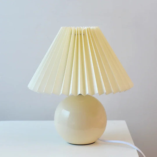 Table Lamp with Vintage Design and Bedside Use