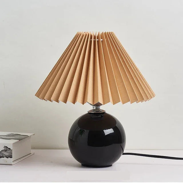 Table Lamp with Vintage Design and Bedside Use
