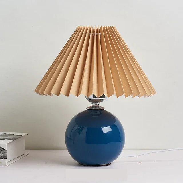 Table Lamp with Vintage Design and Bedside Use