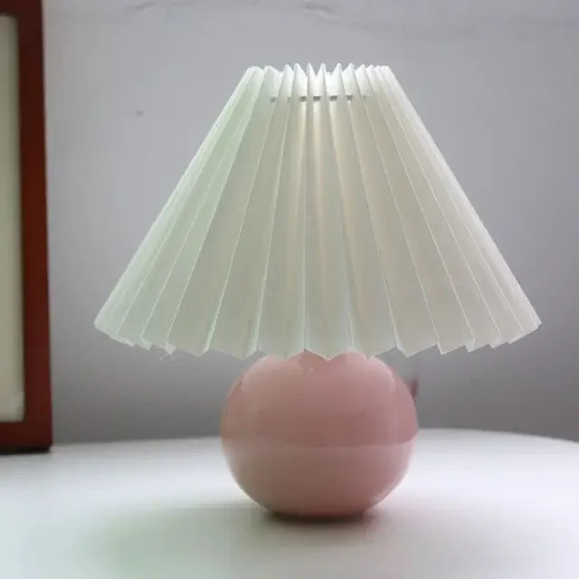 Table Lamp with Vintage Design and Bedside Use