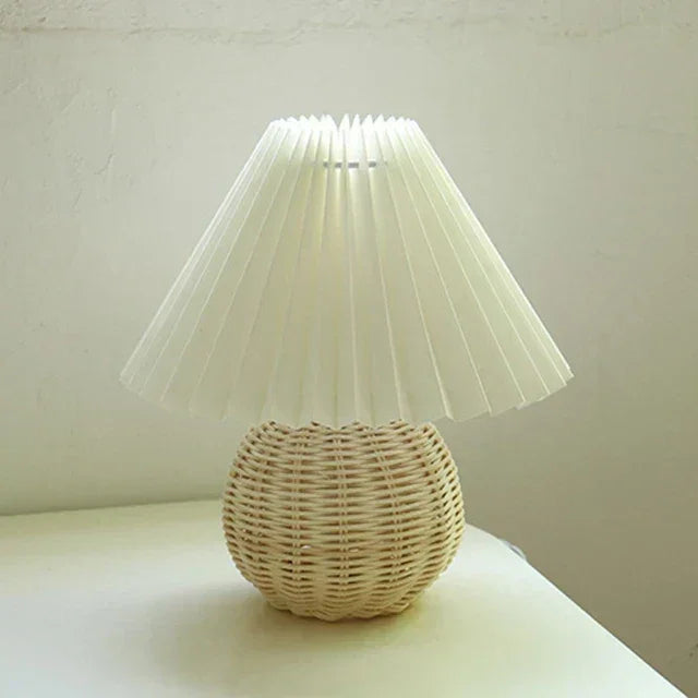 Table Lamp with Vintage Design and Bedside Use