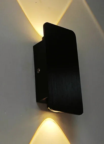 Wall Light with Minimalist Design and Modern Style